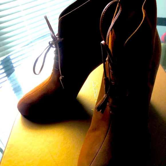 New Creations Salvatore Ferragamo new numbered 145/150. 1938   Originally made . - Picture 9 of 10